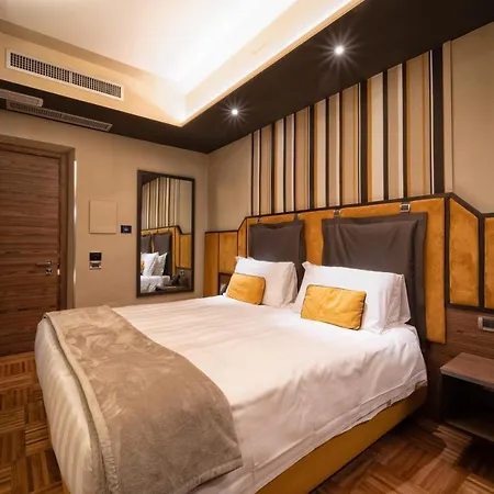 Hotel Solo Experience