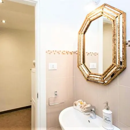 Apartment Charming Cavour Heart Of