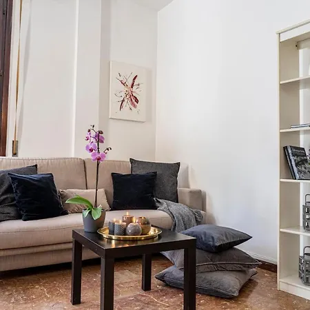 Cozy Roman With Parking Apartmán