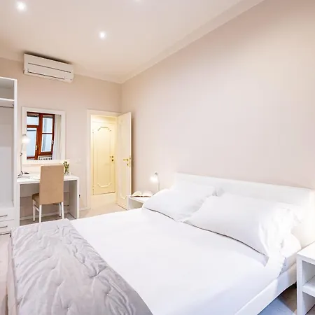 Frame Apartment