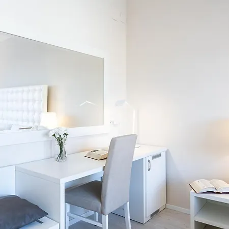 Apartment Frame Florence