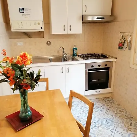 Sant'antonino Apartment *