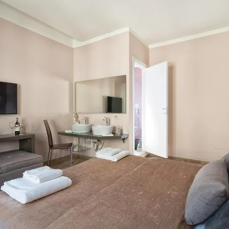 Gogo' Petit Hotel