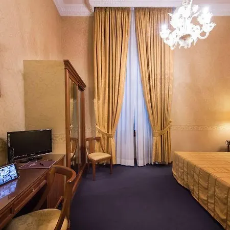 Strozzi Palace 4*