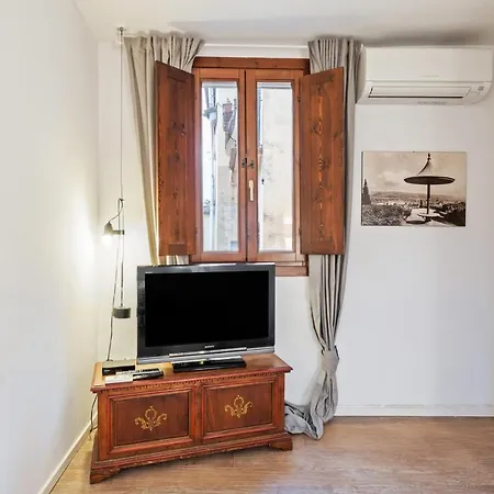 Palazzo Pitti & Boboli Comfortable דירה
