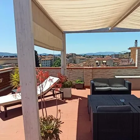 Panoramic Luxury Little Penthouse Apartment