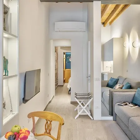 Modern Art In Apartamento