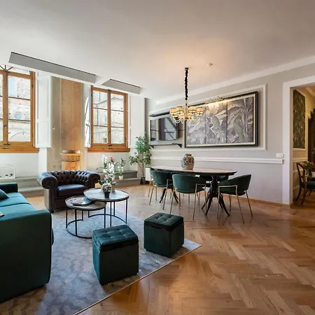 - Piazza San Lorenzo Apartment Florence
