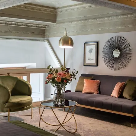 - Piazza San Lorenzo Apartment