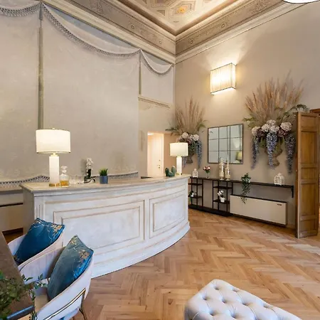 Apartment - Piazza San Lorenzo Florence