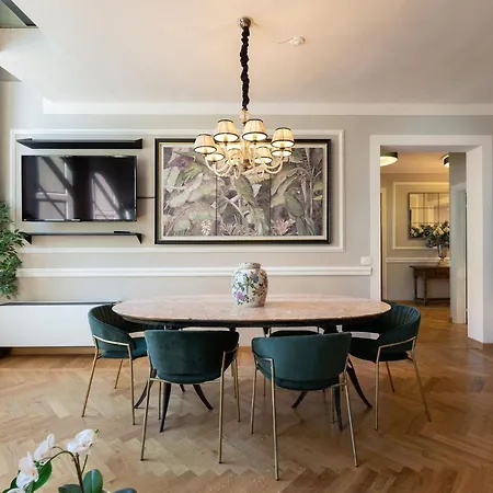 - Piazza San Lorenzo Apartment *