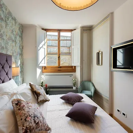 - Piazza San Lorenzo Apartment *