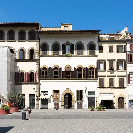- Piazza San Lorenzo