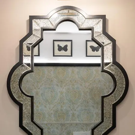 - Piazza San Lorenzo Apartment *