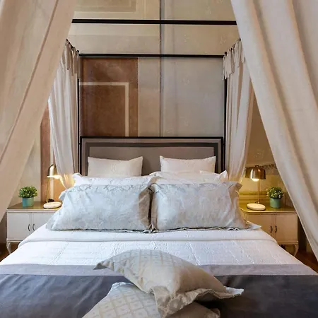 - Piazza San Lorenzo Apartment Florence