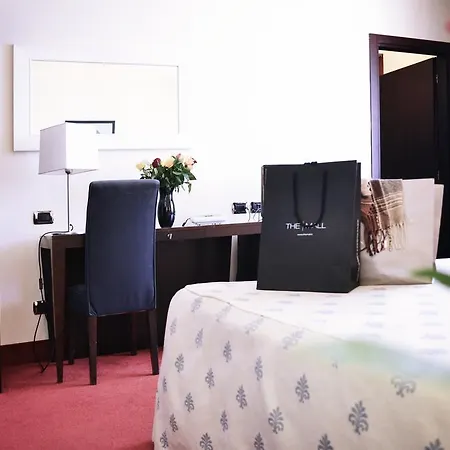 Airport Hotel