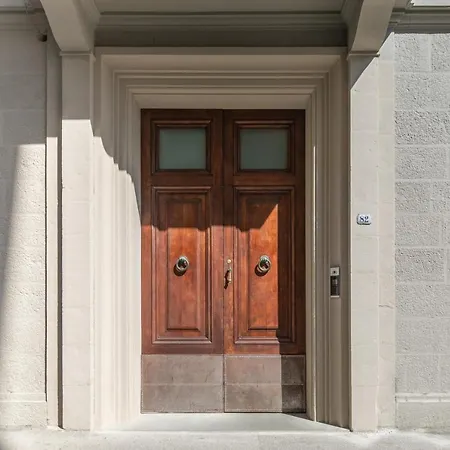 Apartment Cavour Deluxe By Mmega