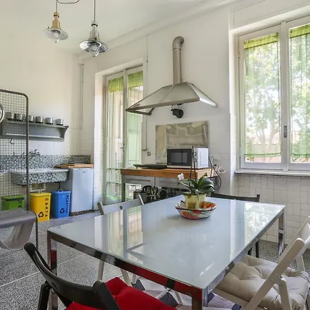 Buonarroti In Florence-hosted By Sweetstay