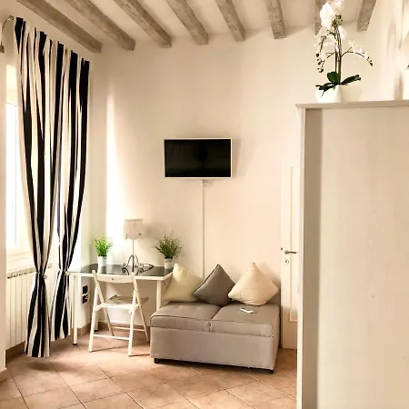 Apartment Santa Croce Garden Florence
