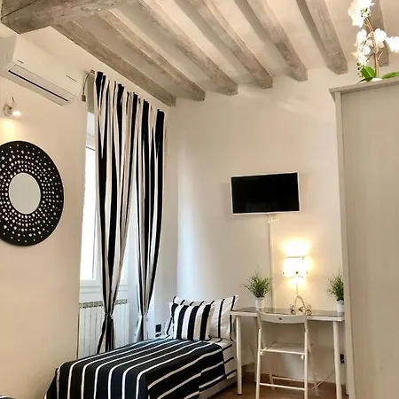 Santa Croce Garden Apartment Florence