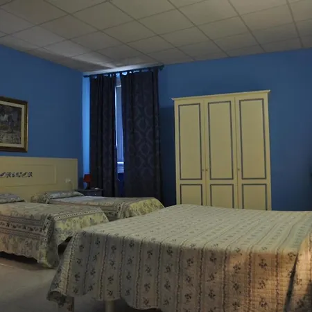 Regina Hotel *