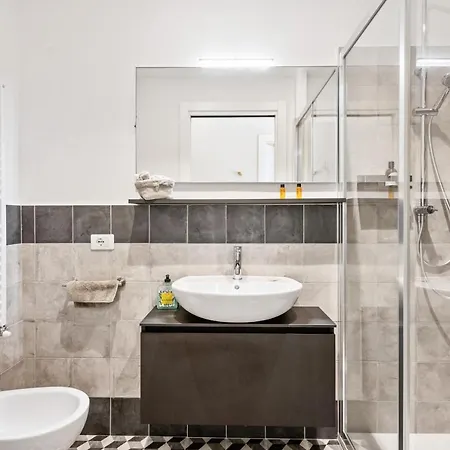 Maragliano Cozy Flat With Balcony Apartman *