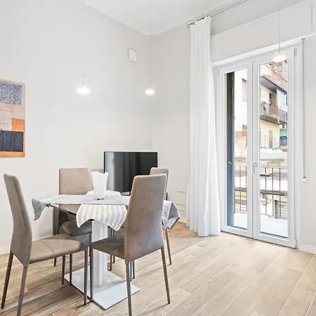 Maragliano Cozy Flat With Balcony * Firenze