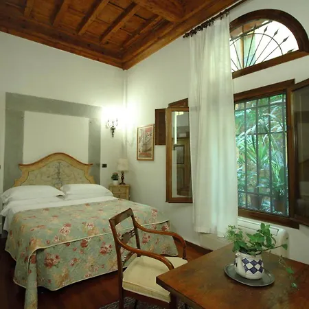 Casa Del Vescovo *