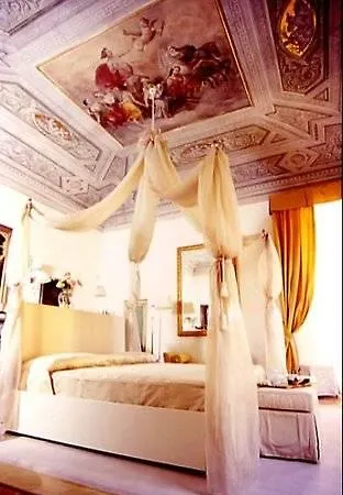 Hotell Executive 4*