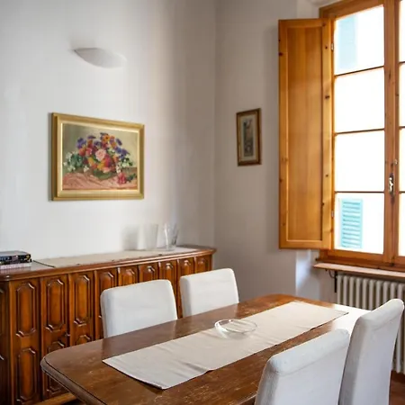 Lovely One Bedroom Nearby Ponte Vecchio
