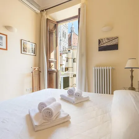 Charming 2bed Overlooking Duomo - Hosted By Sweetstay Apartment