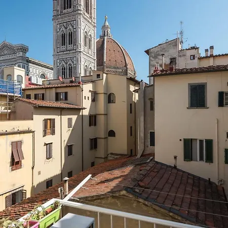 Charming 2bed Overlooking Duomo - Hosted By Sweetstay Apartment *