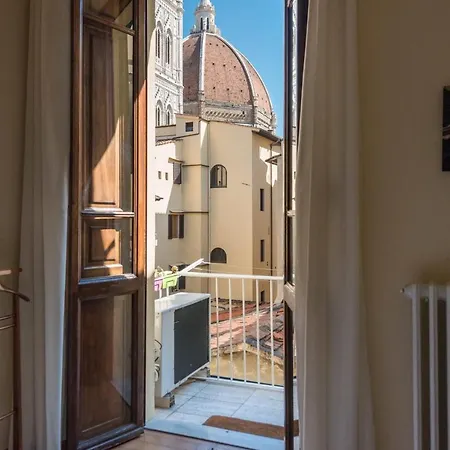 Charming 2bed Overlooking Duomo - Hosted By Sweetstay Apartment