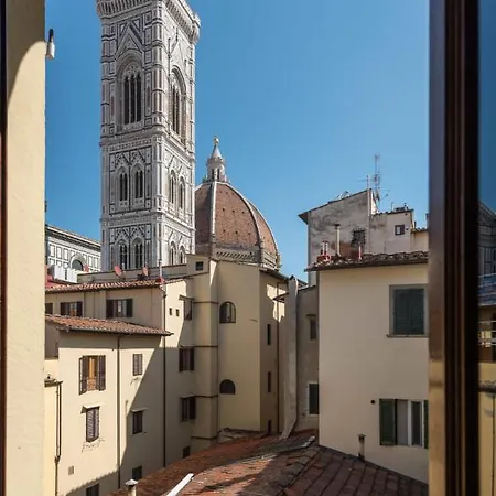 Charming 2bed Overlooking Duomo - Hosted By Sweetstay * Florence