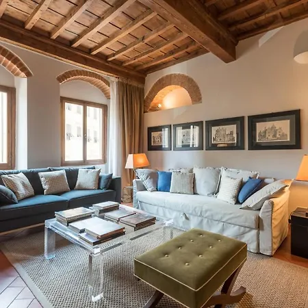 Hearth Of In Great Location Apartment