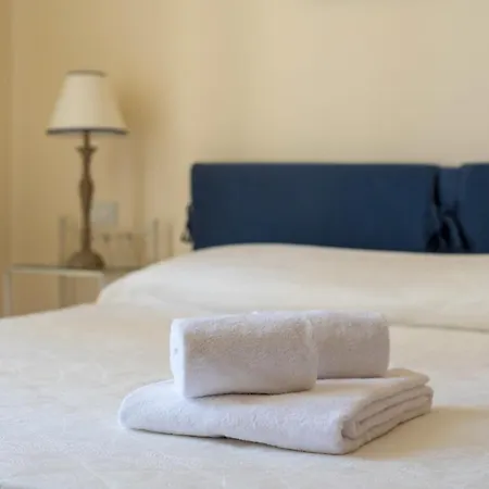 Charming 2bed Overlooking Duomo - Hosted By Sweetstay Apartment *