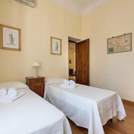 Charming 2bed Overlooking Duomo - Hosted By Sweetstay Apartment *