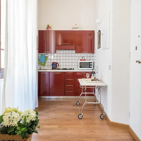 Charming 2bed Overlooking Duomo - Hosted By Sweetstay Florence