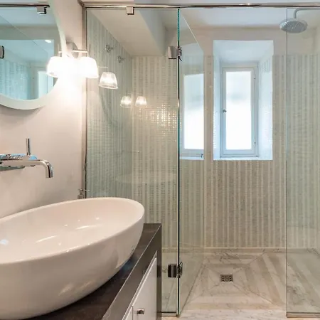 Charming 2bed Overlooking Duomo - Hosted By Sweetstay *