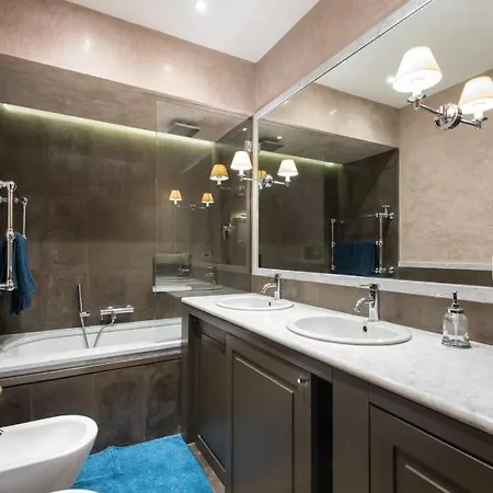 Hearth Of In Great Location Apartment