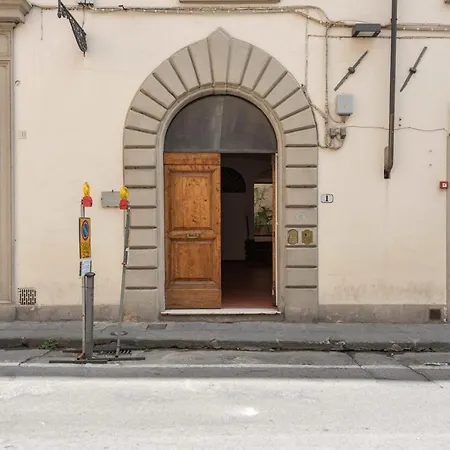 Hearth Of In Great Location * Florence
