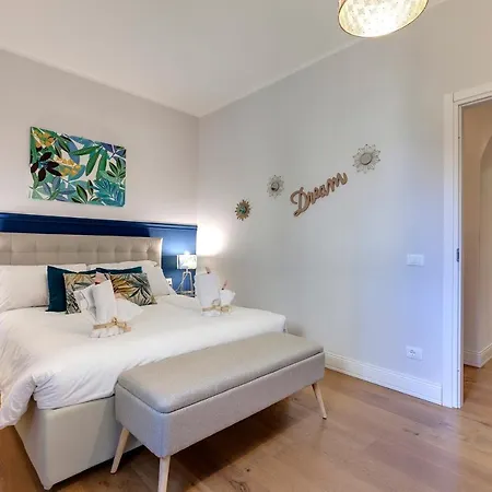 Corinne By Mamo Apartment *
