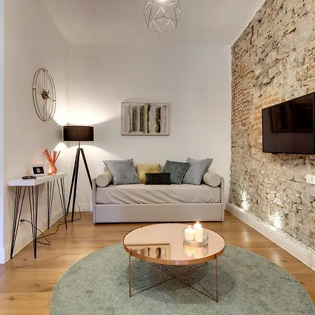 Corinne By Mamo Apartment *