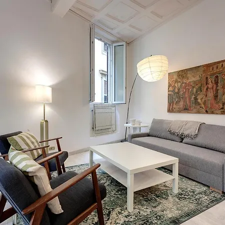 Apartment Parione 12