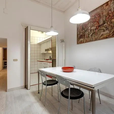 Apartment Parione 12
