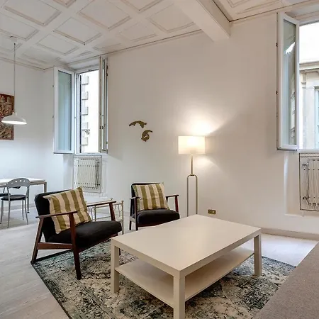 Apartment Parione 12