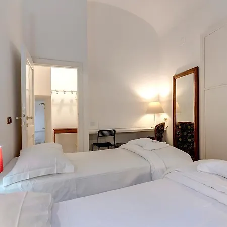 Parione 12 * Florence