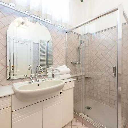 Exclusive Penthouse , Skyline View , With Parking Appartement *