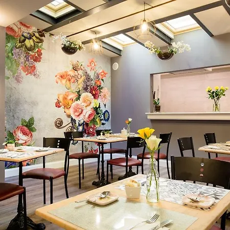 Montreal Hotel 3*