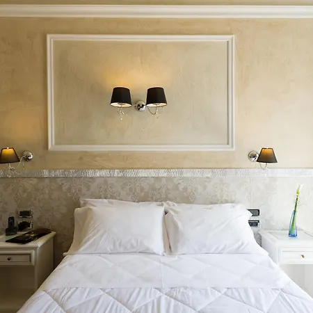 Hotel California 4*